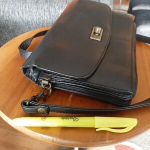 Queros Volare Group Wallet Purse - Rare Find